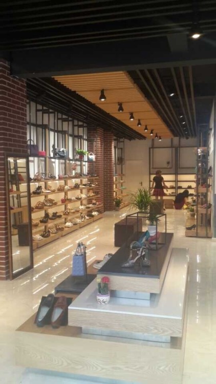 临沂温莎专卖店装修全包工程现代简约客厅效果图
