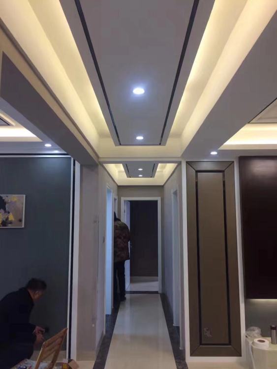 河西小区现代简约玄关效果图