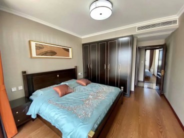 新潮尚书台现代简约卧室效果图