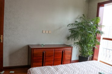 山之韵现代简约卧室效果图