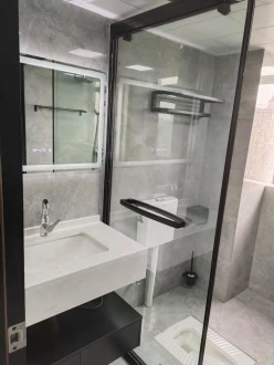 民邦槐荫东岸1期现代简约卫生间效果图