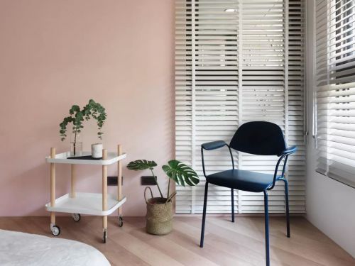 83平现代简约风，粉色+白色的卧室好唯美！